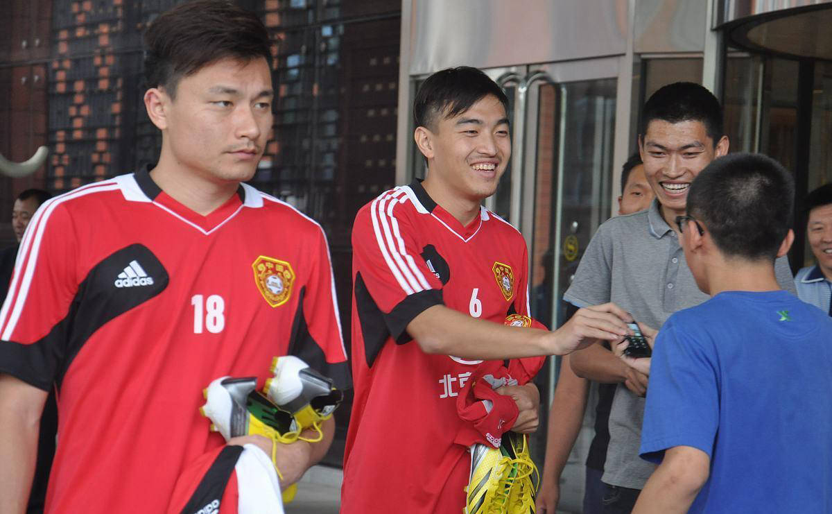 从八冠王辉煌到不同战场：郜林助力粤超郑智