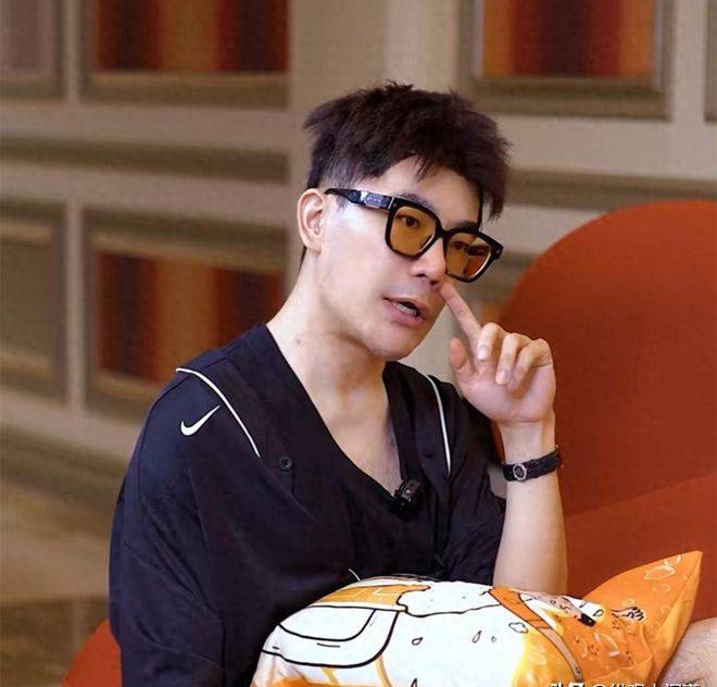 网红富二代王政源被判入狱两年半罚1500万才知赵薇多年多幸运