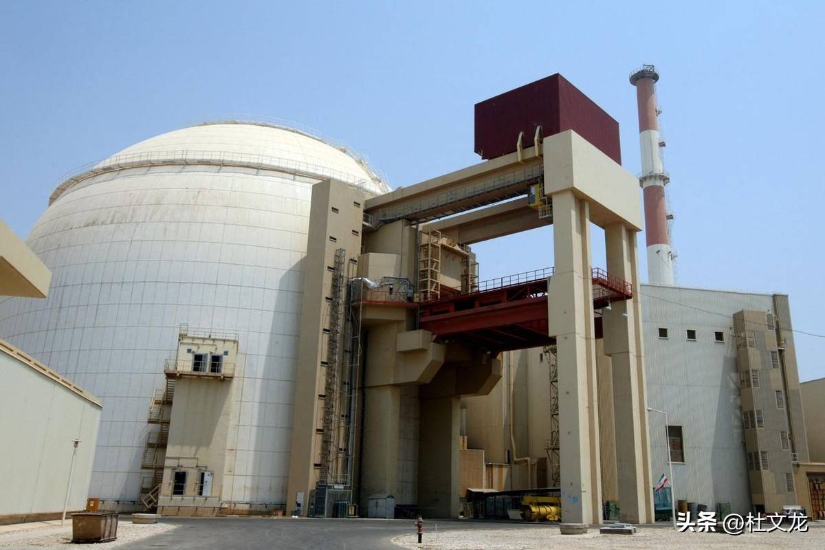 特朗普逼伊朗开放海峡，伊朗称美国敢袭电厂，将回击三类主要目标