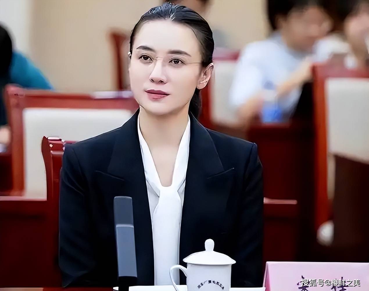 宋佳的“另一面”：46岁她终于不用向任何人解释