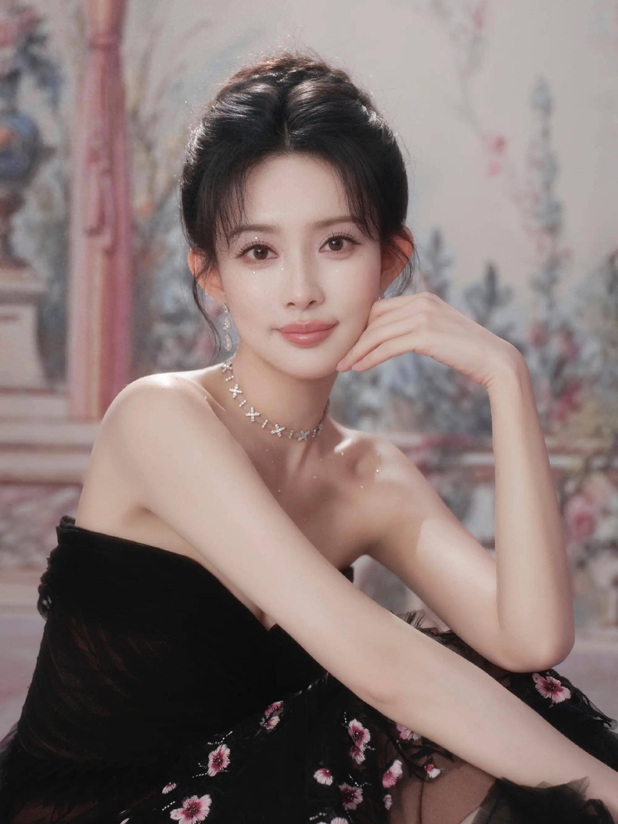 明明只是个戏子偏要把自己当大腕这 5 位耍大牌的明星太丢人