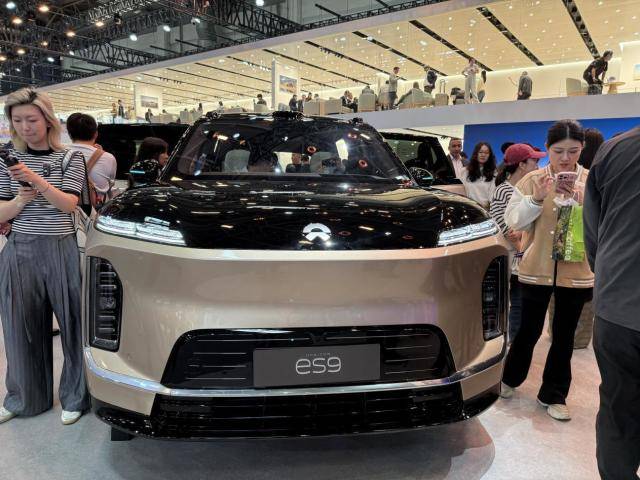 蔚来ES9重磅亮相开创智能电动行政旗舰SUV全新品类(图1)