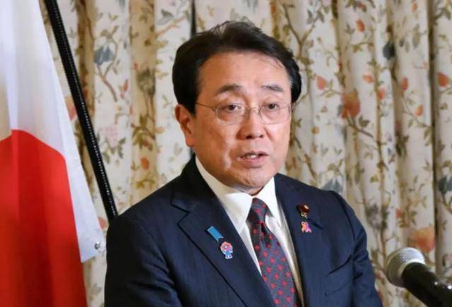 美日底牌耗尽，争相派官员访华，特朗普口风变了，罕见替中国说话