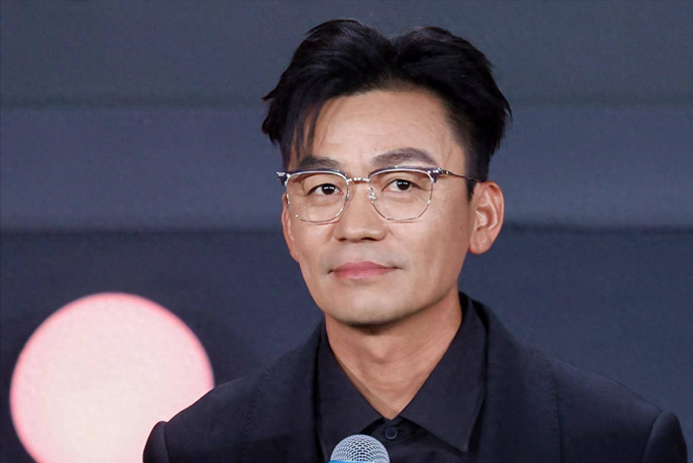 与马蓉离婚9年后42岁王宝强宣布喜讯原来他和贾玲是同类人