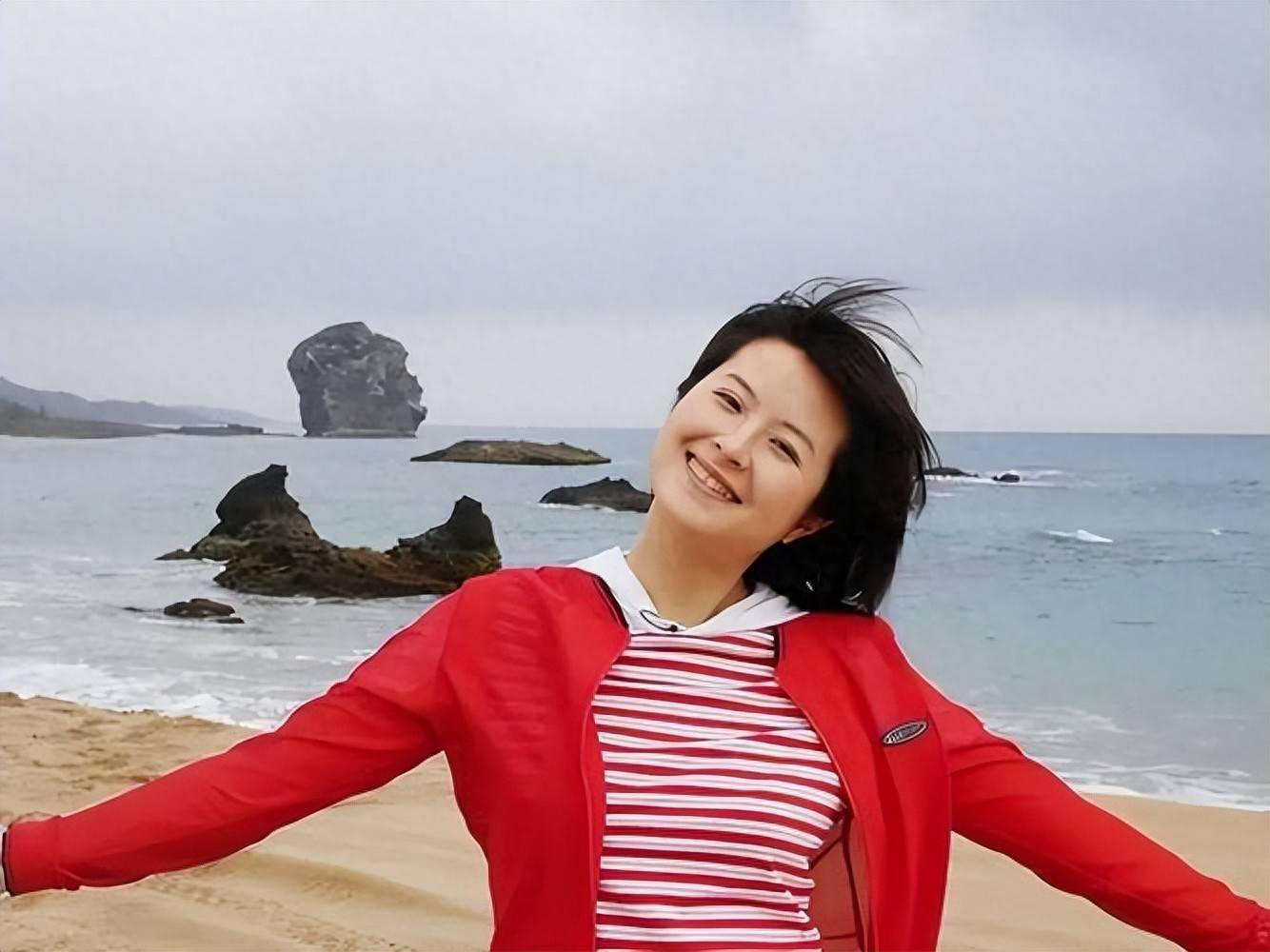 
        张泉灵出手，戳穿冉莹颖三次闹离婚的真实目的，原来我们都被骗了