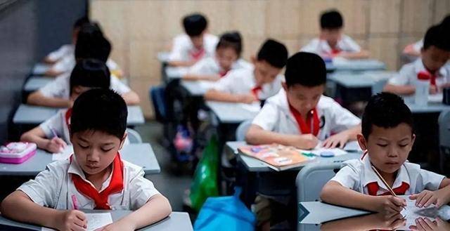 
        中美俄人均智商差距：美国99.74，俄罗斯103.16，中国智商最高？
