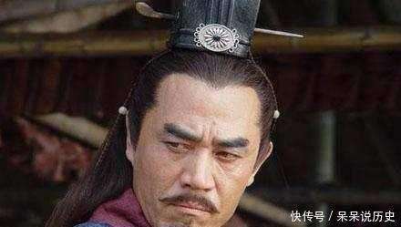 
        朱元璋问大臣：我和太子谁正确？大臣回答后便疯了