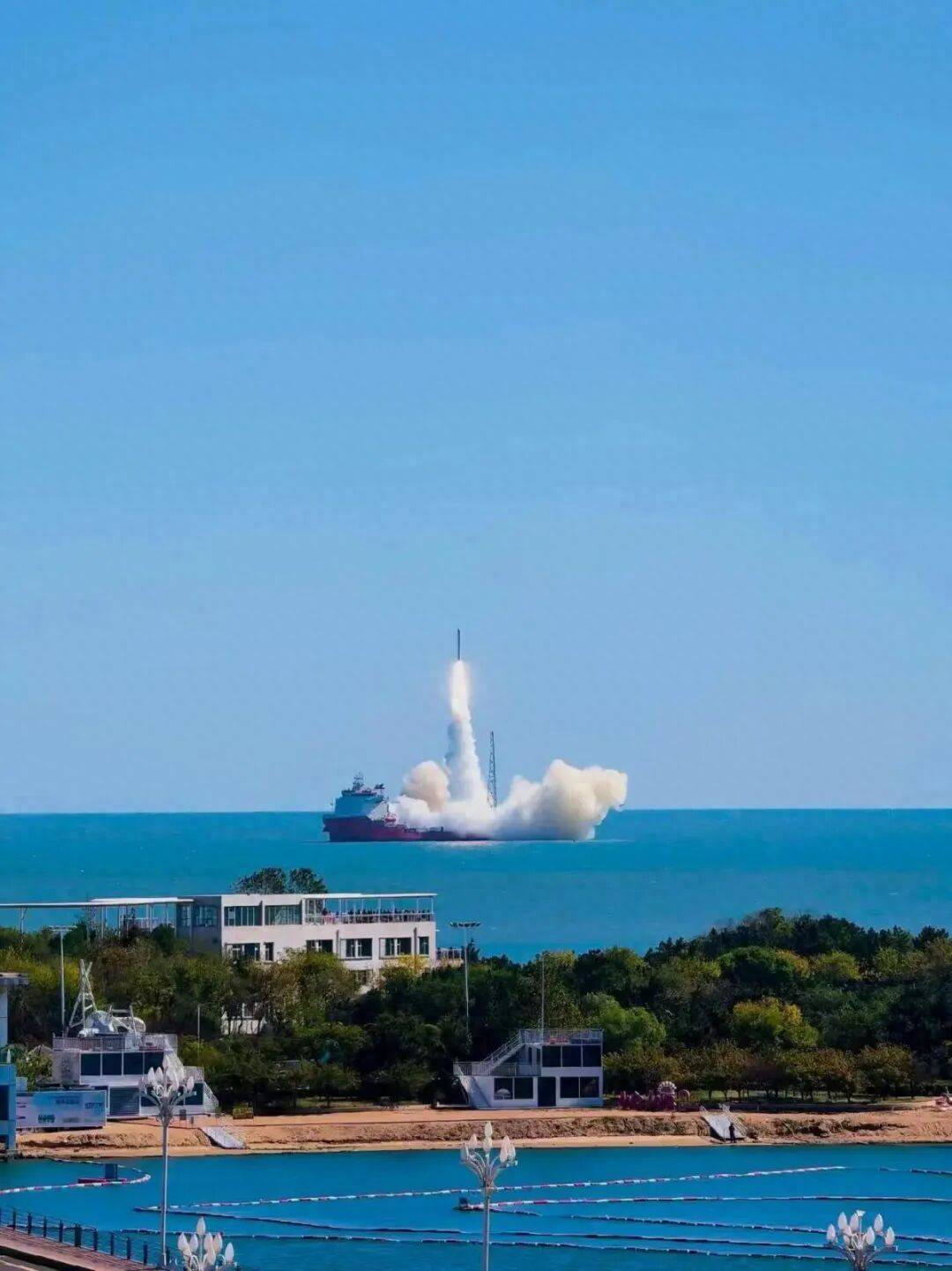 谷神星一号海射型遥八运载火箭在日照近海成功发射