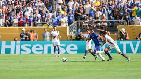 3-0！欧冠冠军轰然倒下！23岁球星造3球乐翻天，纳赛尔眼神要杀人