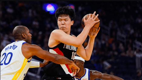 男友哽咽还原女友三亚被咬身亡过程