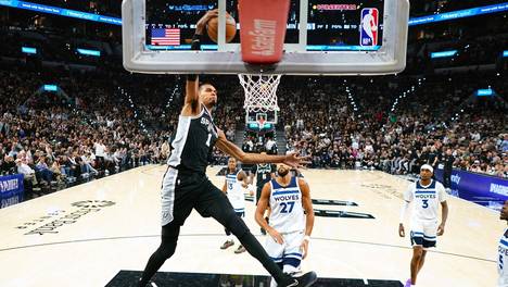 NBA-马刺VS森林狼 文班亚马扣篮