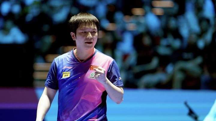 樊振东在前五局被林诗栋压着打,你认为他能做得更好吗?
