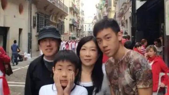 58岁歌手张宇现状曝光,生病四个月身形憔悴,妻子会为后事做准备吗?