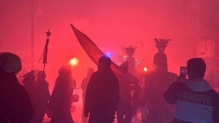 你觉得网红扮神放在以前,可能要挨打吗?