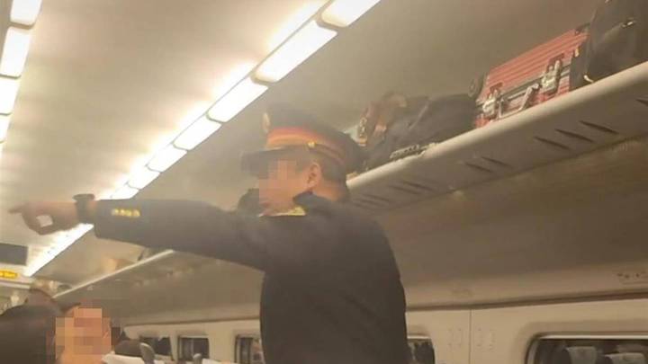 动车出站10分钟就停摆,旅客被困车厢超4个小时,哈尔滨铁路局有责任吗?