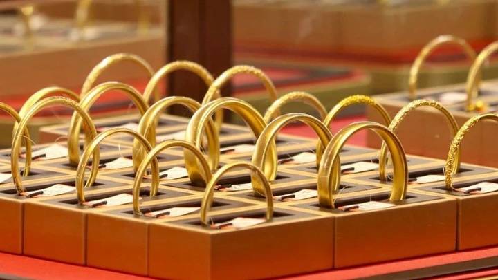 金饰价格半个月跌近50元,你还会买黄金吗?