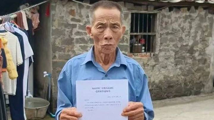 七旬老人救孙砍人获刑,是否构成正当防卫?