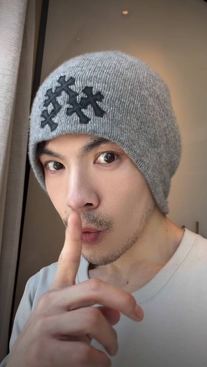 向佐晒探班郭碧婷视频 夫妻俩对镜自拍甜蜜幸福