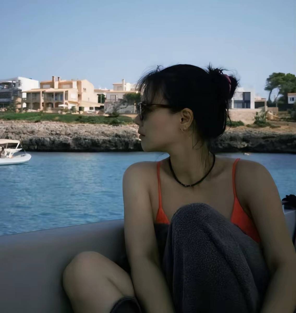 马思纯晒度假美照心情大好 穿泳装秀好身材超吸睛