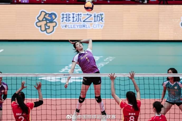 女排总决赛II-李盈莹连得3分定胜局3-0 天津胜场1-1战平上海