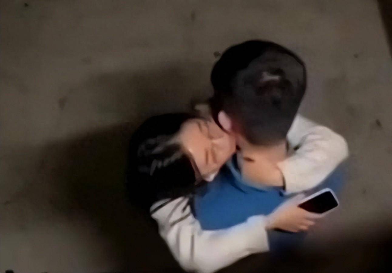 丈夫反应亮了???女教师出轨学生事件持续发酵中.....