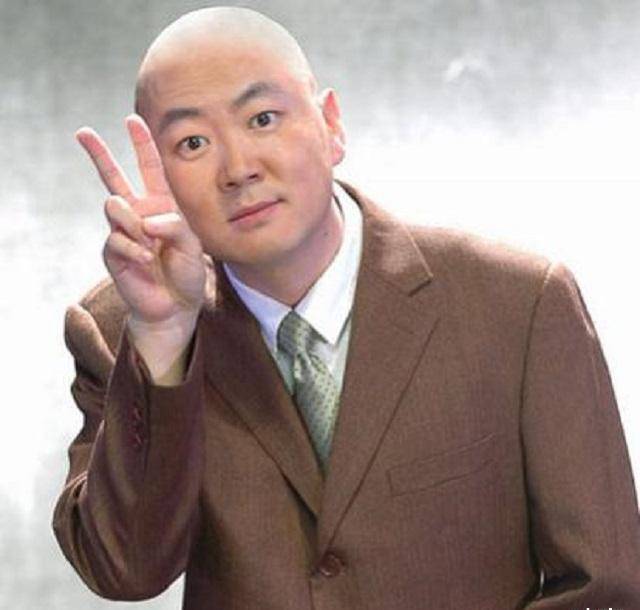 连登春晚18年的他,因一句台词被起诉、索赔1亿多,今靠直播卖货-连续五年上春晚的明星