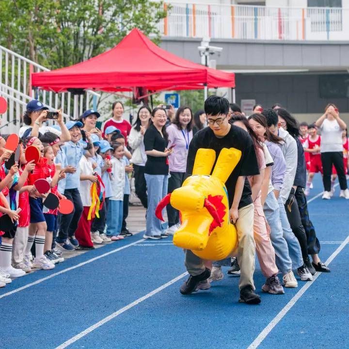 黄山日报🌸2024新澳彩免费资料🌸|医院“一床难求”怎么办？手术“无假日” 健康“不打烊”