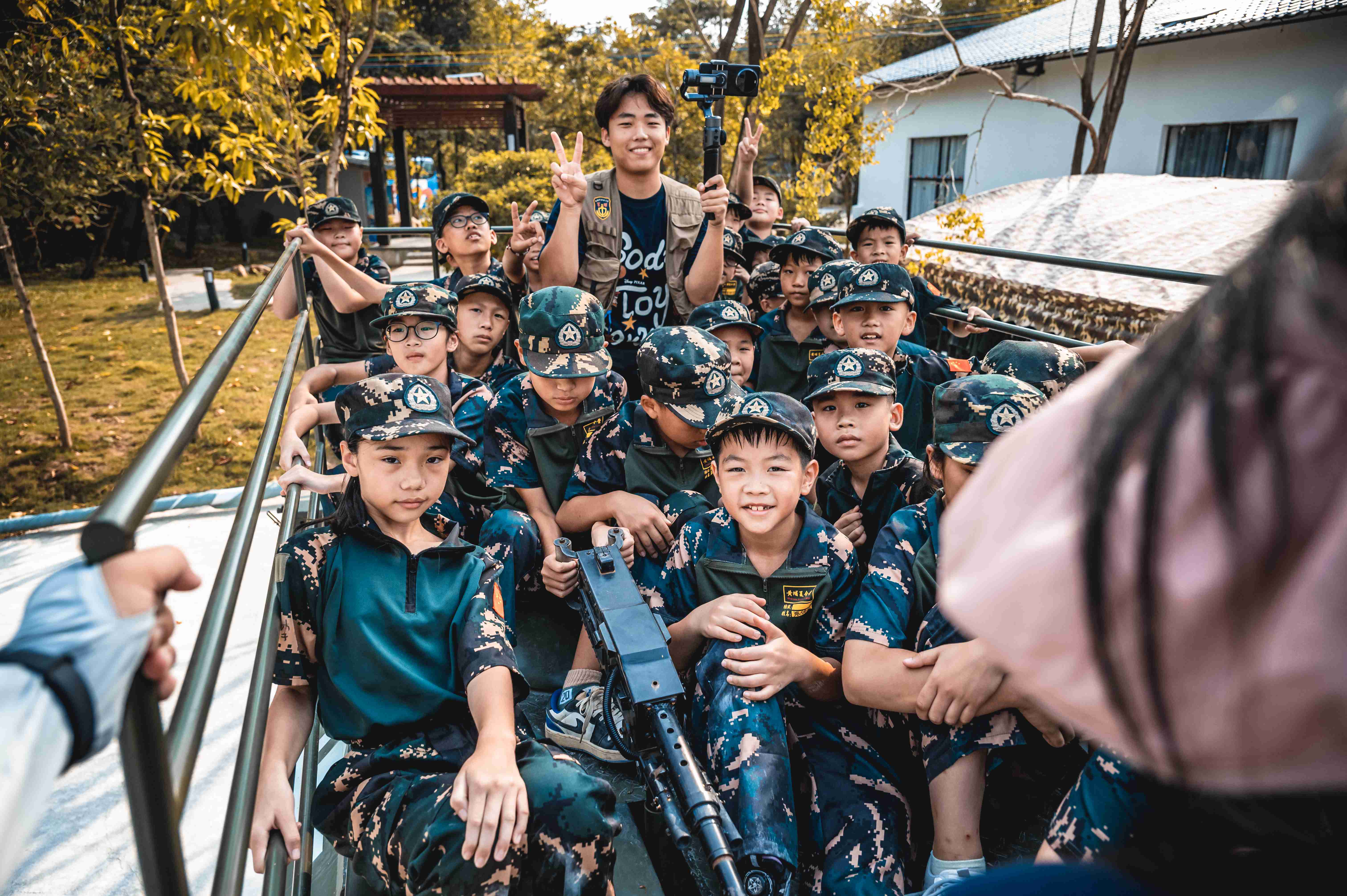 军训学校珠海市军事化夏令营珠海市21天学生黄埔必一运动官网军事化夏令营收费了解(图1)