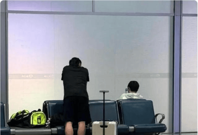 原创 遭遇连败,孙颖莎当场大哭,马琳安慰,谁注意邱贻可反应-2020孙颖莎许昕对王曼昱王楚鑫视频赛后采访