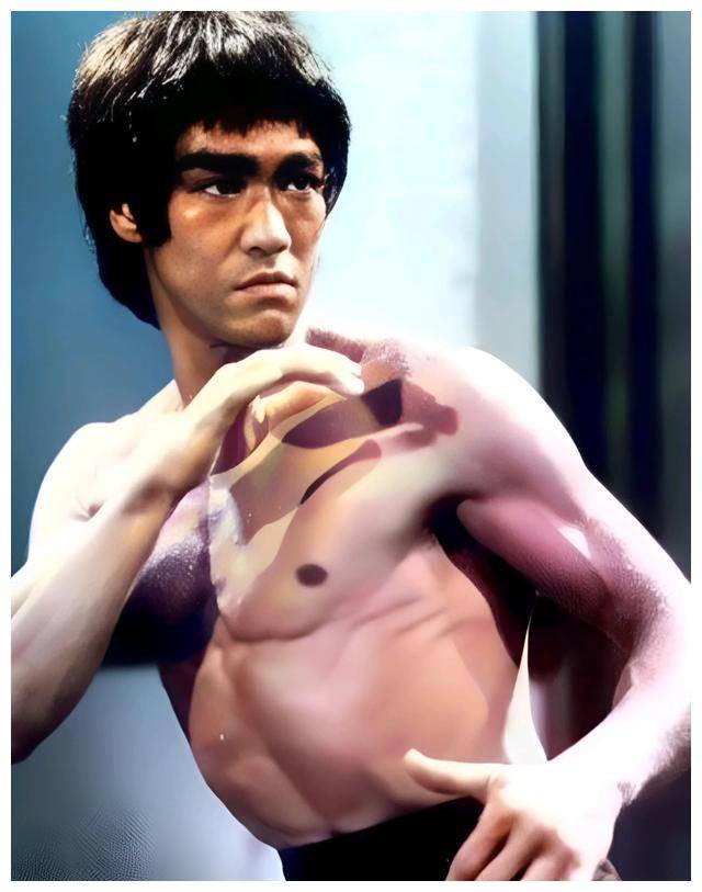 李小龙珍贵老照片，一代武术大师也是普通人