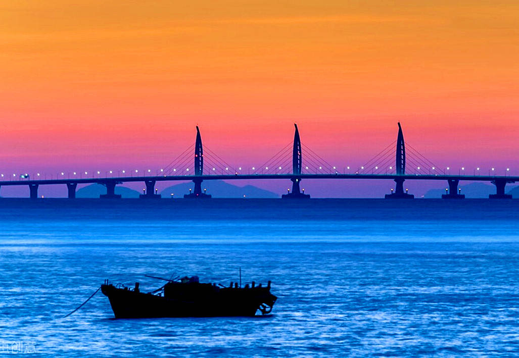 我国拥有两个以上GDP达万亿的城市省份只有5个，它们全部都在沿海