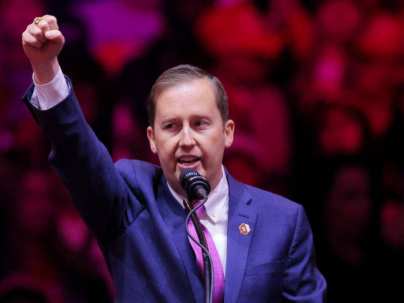 特朗普任命白宫通讯主任:首位华裔成员 特朗普任命白宫通讯主任:首位华裔成员