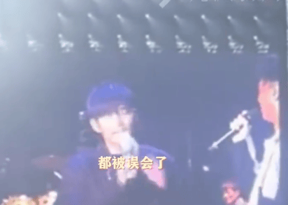周杰伦演唱会再澄清父亲家暴传闻 称之前写的歌词不是亲身经历