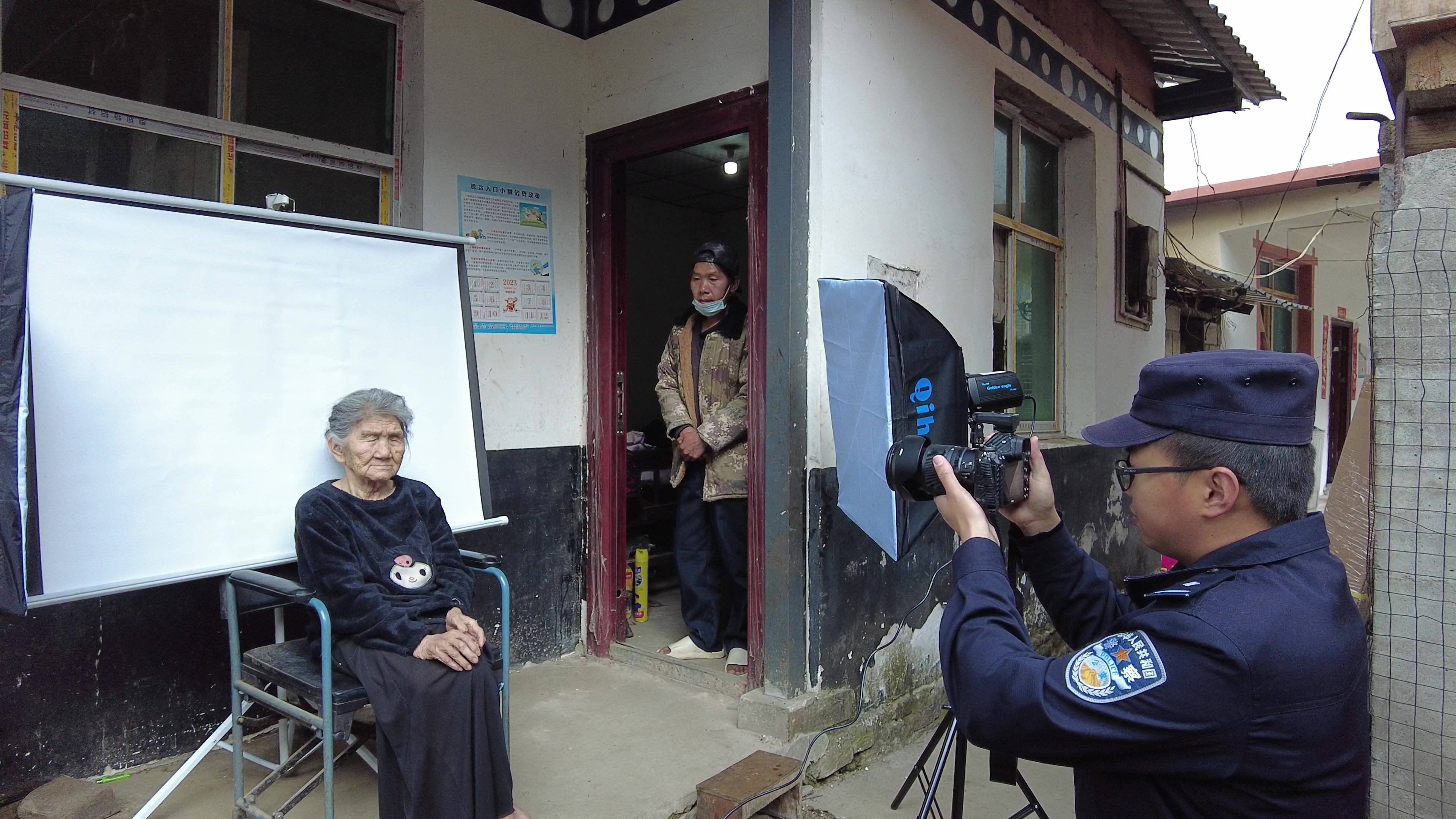 传承雷锋精神 践行初心使命——鹿马登所用心用情点亮为民星光