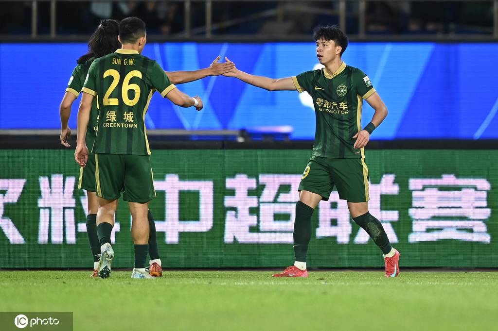 9轮6球！中超-王钰栋梅开二度陶强龙传射 浙江4-2亚泰