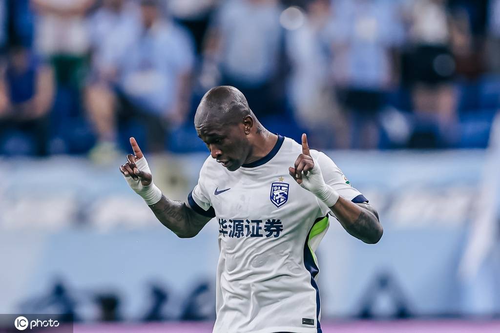 中超-帕拉西奥斯造2球图多列点射 三镇2-1逆转胜新鹏城