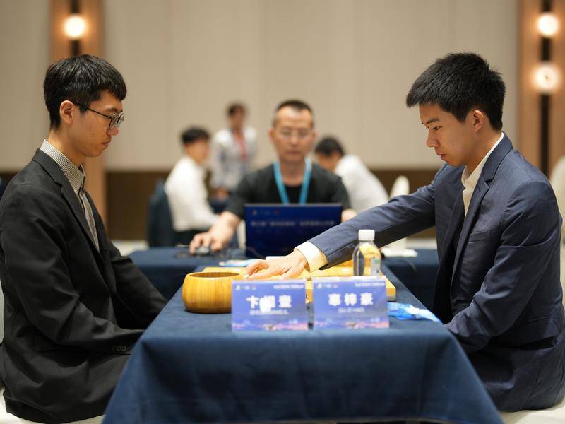 世界围棋公开赛：16强中国棋手占14席 女将唐嘉雯晋级