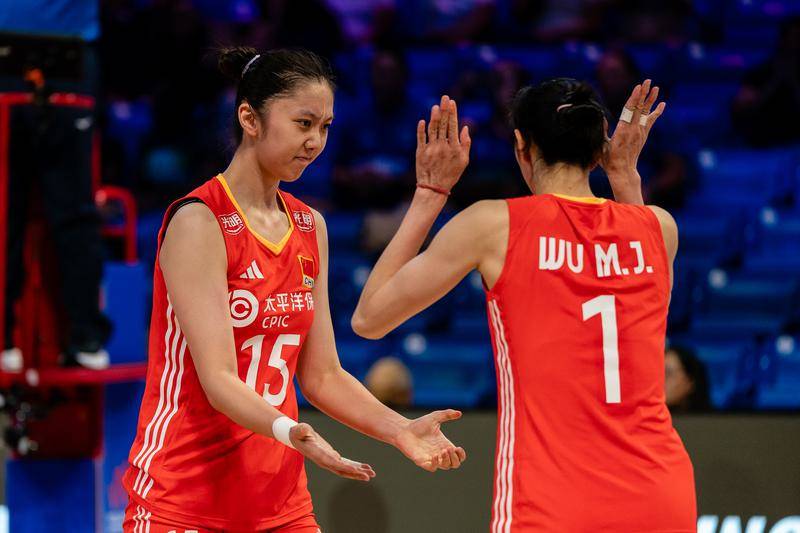 提前晋级总决赛！世联赛-中国女排3-1加拿大 庄宇珊21分