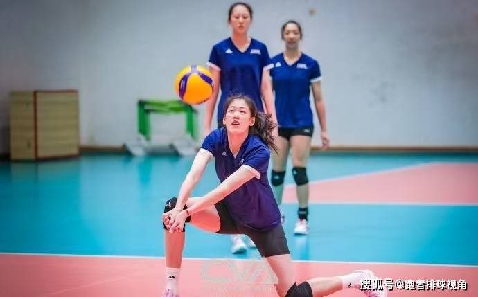 原创             中国女排友谊赛照片曝光！李盈莹搭档庄宇珊，有望回归主力阵容