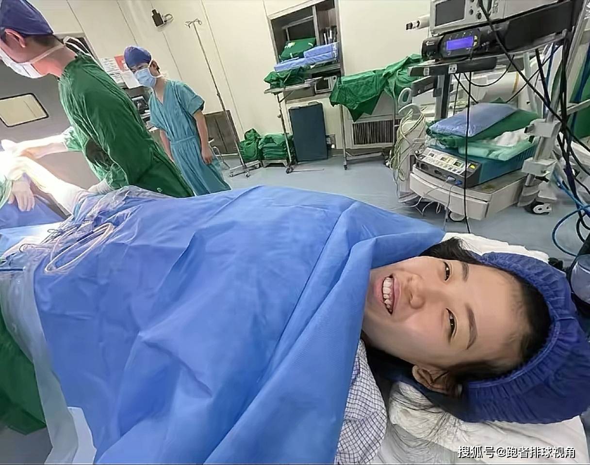 原创             李盈莹发布康复过程！手术照首次公开，白头发抢眼，状态已超预期