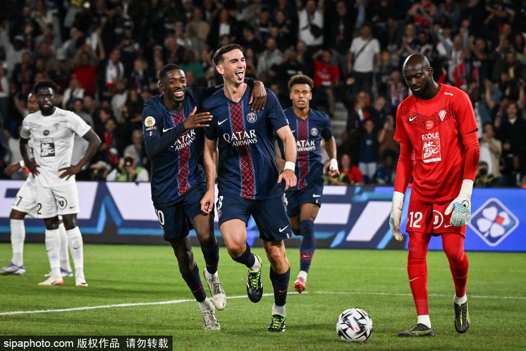 法甲-登贝莱失点法比安一剑封喉 巴黎1-0昂热迎两连胜