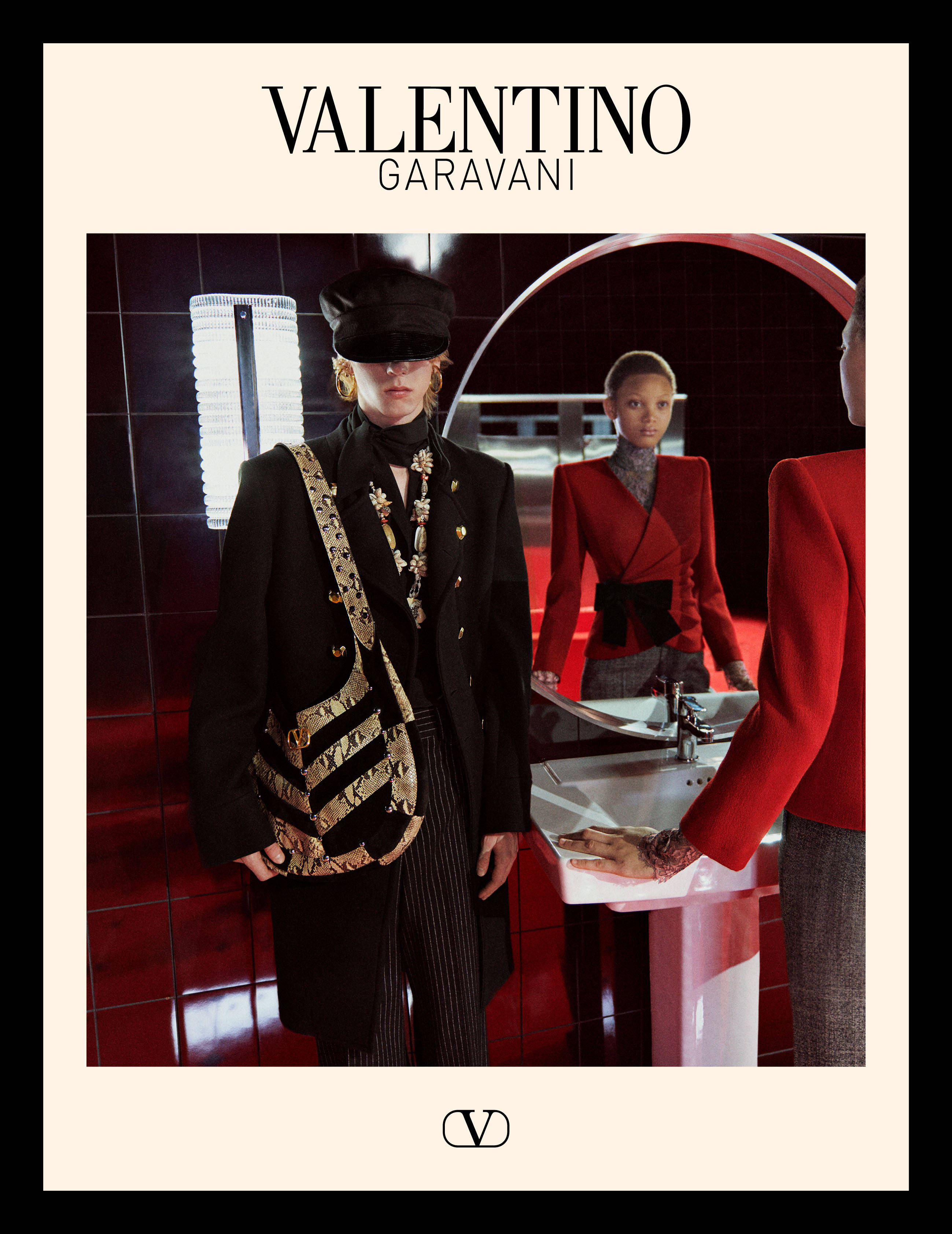 Valentino「亲密关系的元戏剧」广告大片