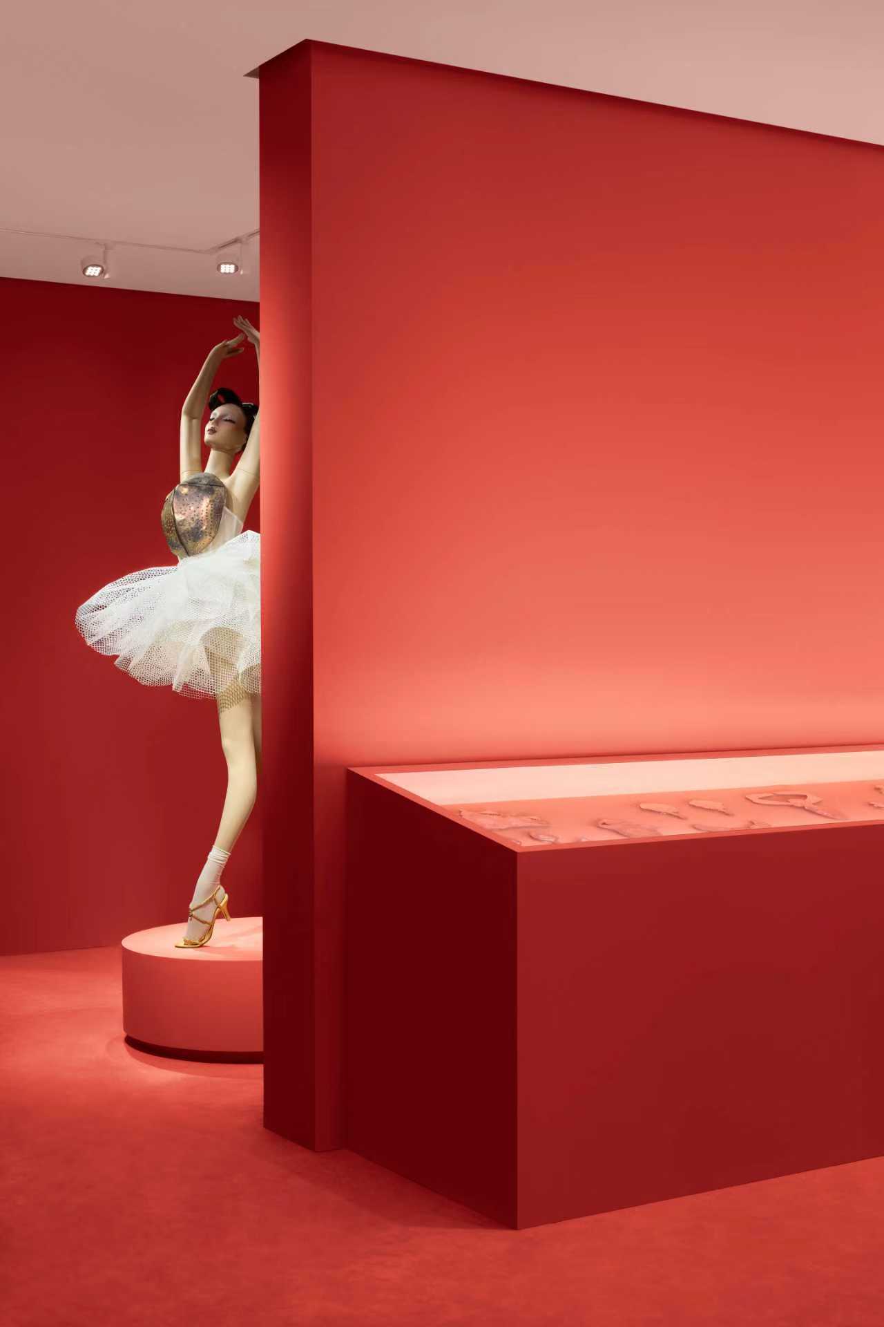 Acne Paper Palais Royal展出 Emman作品《The Jewellery Box》