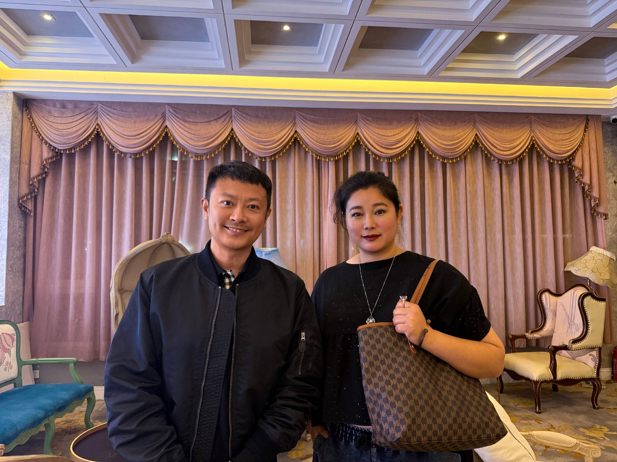 印小天晒与于娜合照！二人曾合作出演《拿什么拯救你，我的爱人》