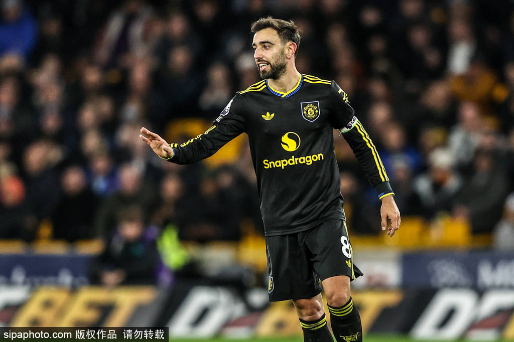 英超-B费双响姆贝莫破门芒特建功 曼联4-1狼队升至第六