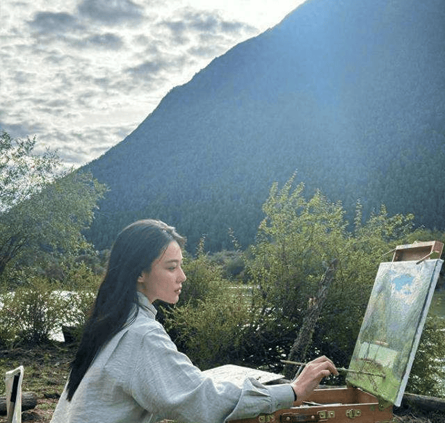 张馨予晒出家居生活,凭一院子就圈粉无数,网友:一看就不是摆拍