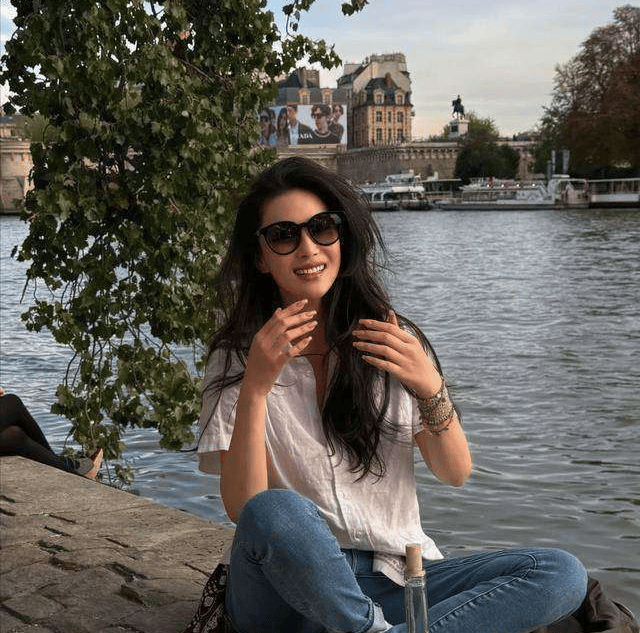 张馨予晒出家居生活,凭一院子就圈粉无数,网友:一看就不是摆拍