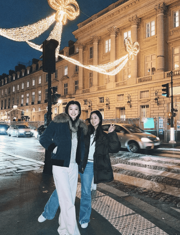 奚梦瑶和小姑子处成闺蜜！圣诞一周都形影不离，陪完婆婆又陪老公