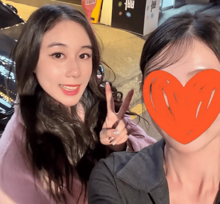 奚梦瑶和小姑子处成闺蜜！圣诞一周都形影不离，陪完婆婆又陪老公