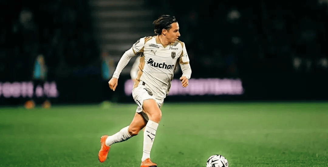 周六0英格兰足球超级联赛04英超 阿斯顿维拉vs诺丁汉森林 欧冠资格与保级生死战